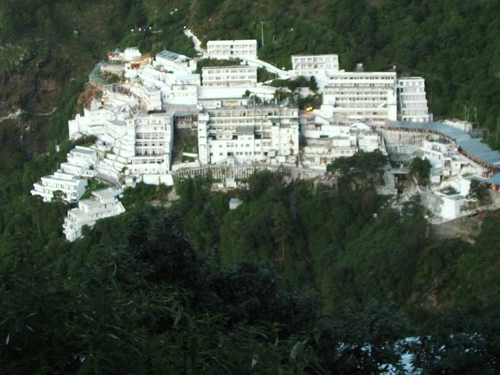 Kashmir Tour Package with Vaishno Devi 07 Nights 08 Days